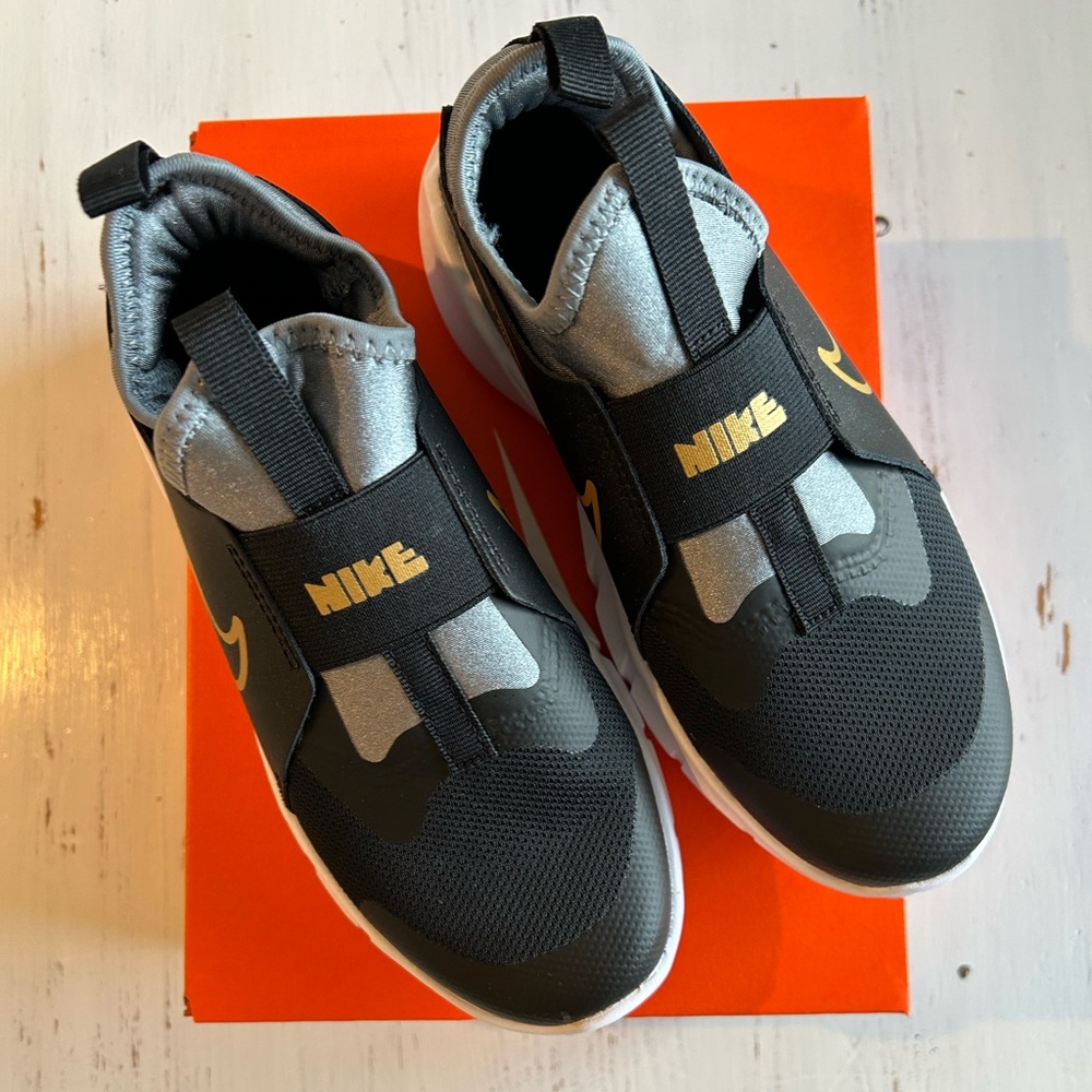 NIB Youth Nike Flex Runner 2 Tennis Shoe Sneakers - Picture 3 of 9